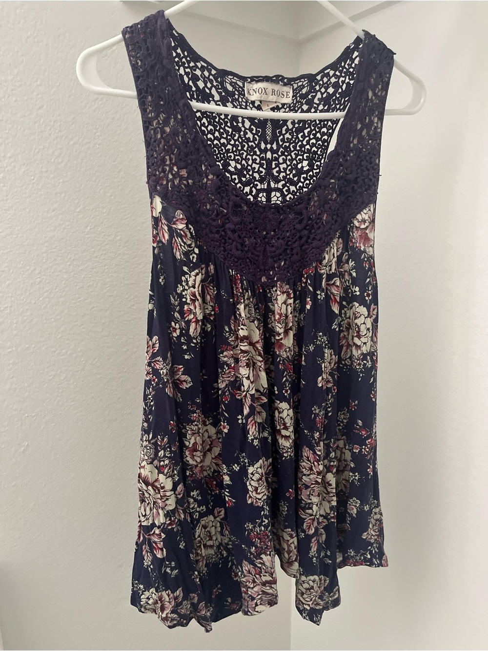 Women's Knox Rose Navy Floral Crochet Lace Tank Top Size Large